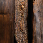 Gallou - Mystère broderie cuivre et or sur bois - h. 38 cm