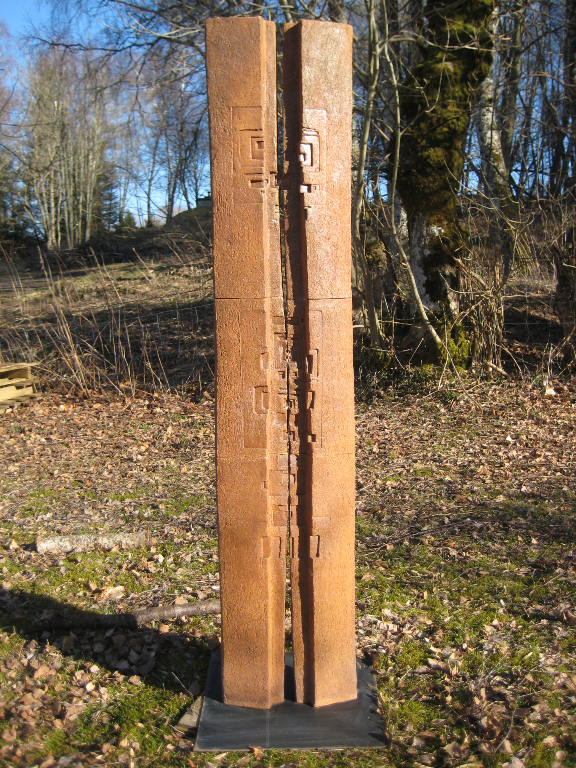 Jean-Louis PIERRON - Totem ocre - Modelage céralmique grès - 144 x 29 x 10 cm - 2016