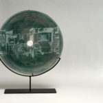 Julia ROBERT 9m2 b Verre soufflé, gravé, socle en métal - 25 x 30 cm - 2018
