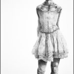 Manuel Alba-Danseuse iranien d'origine haïtienne- Série "on peut être un héro"-Fusain sur papier-225 x 112-2017