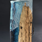 Sylvie FREYCENON Sans titre Pâte de verre - Traverse de chêne - Verre optique - 20 x 20 cm - H 45 cm - 2019